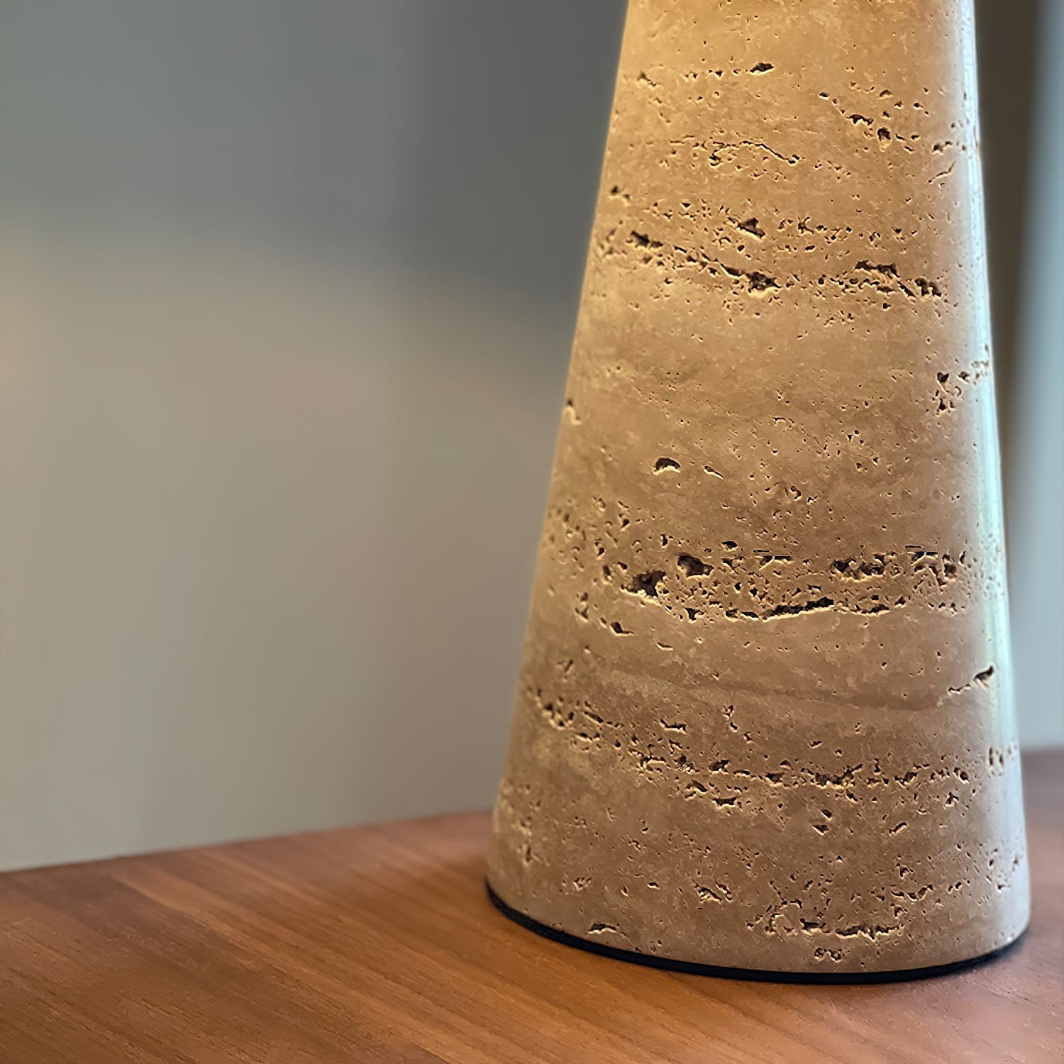 Lulu Travertine Table Lamp | Esilora