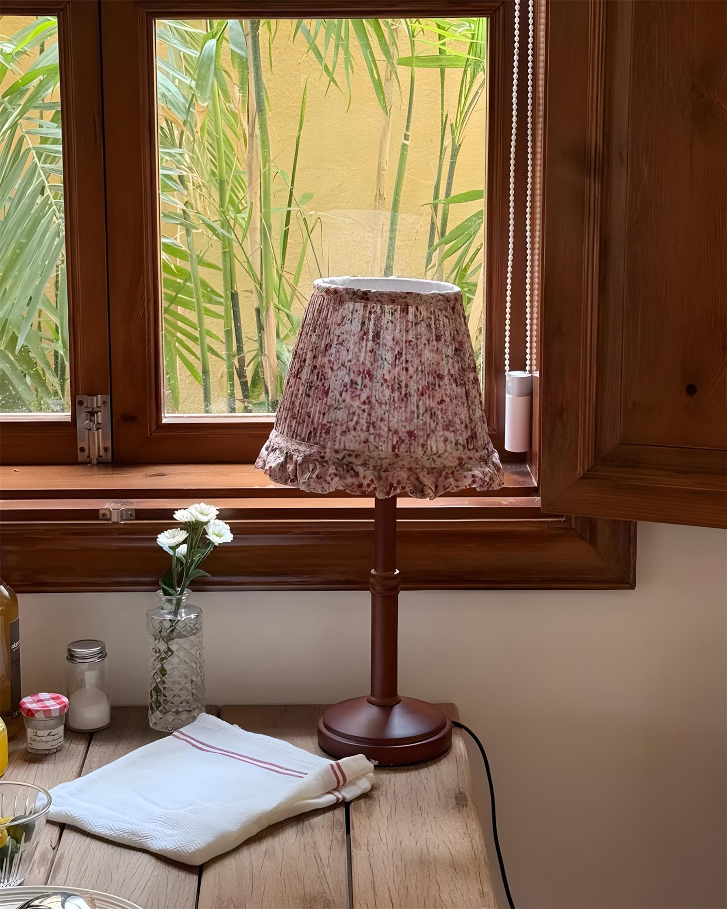 Briarfield Table Lamp | Esilora