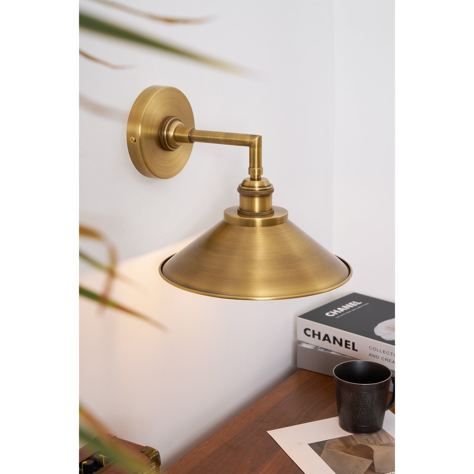 Whizzer Wall Lamp | Esilora