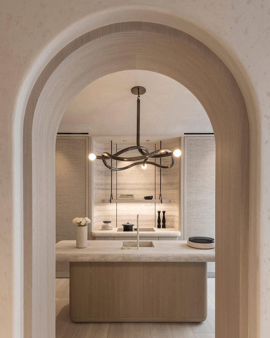 Tryst Chandelier | Esilora