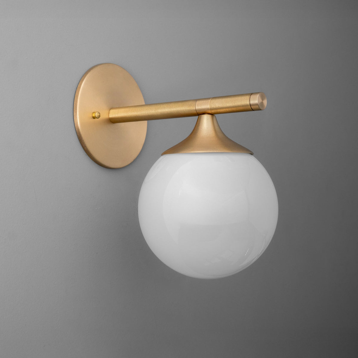 Glorica Glass Minimalist Metal and Glass Wall Sconce – Elegant Decorative Light Fixture for Living Rooms and Hallways | Esilora