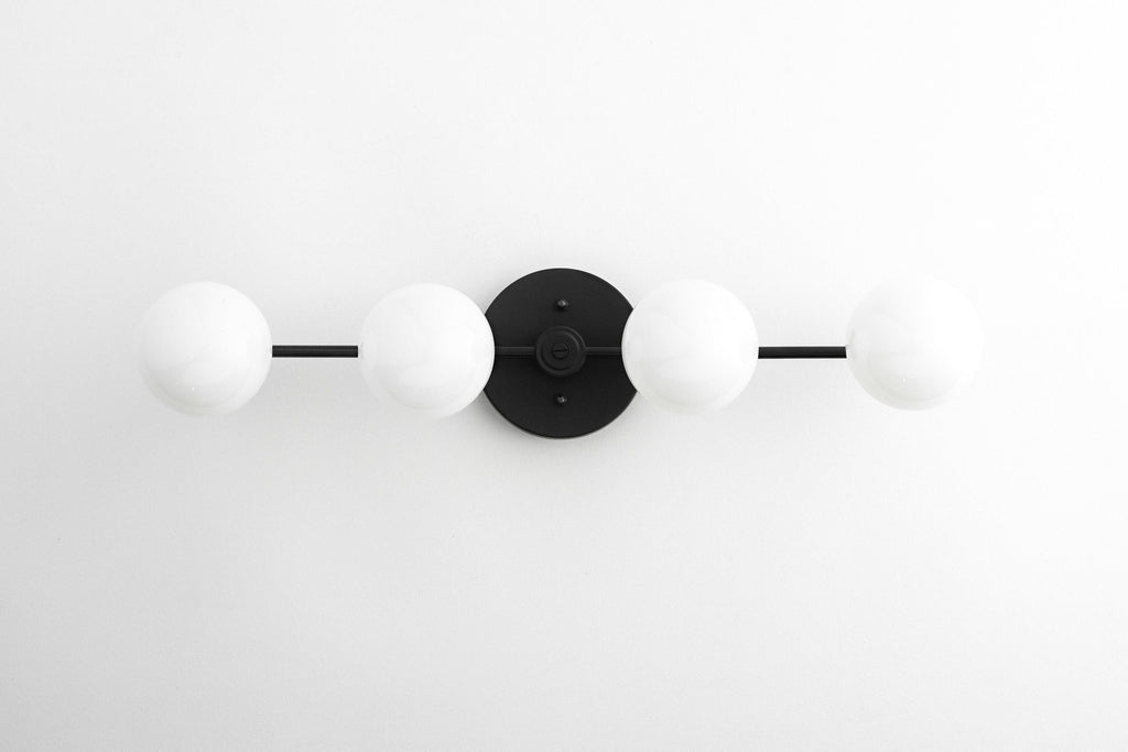 Lampada da parete Glorica Glass in metallo minimalista con barra e globo per toeletta — Lampada a globo da parete per spogliatoio e bagno | Esilora