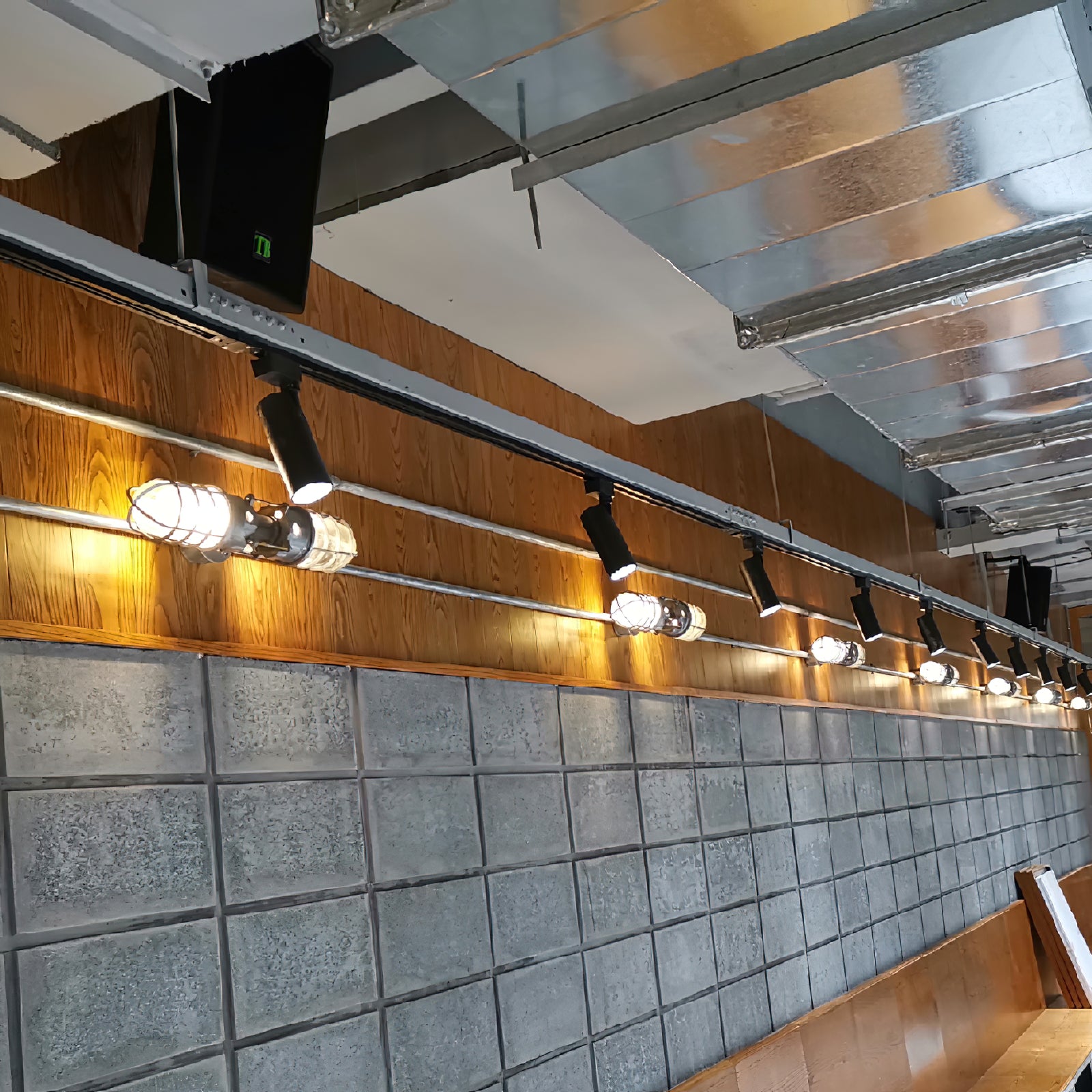 Lucid Dudley Wall Lamp | Esilora