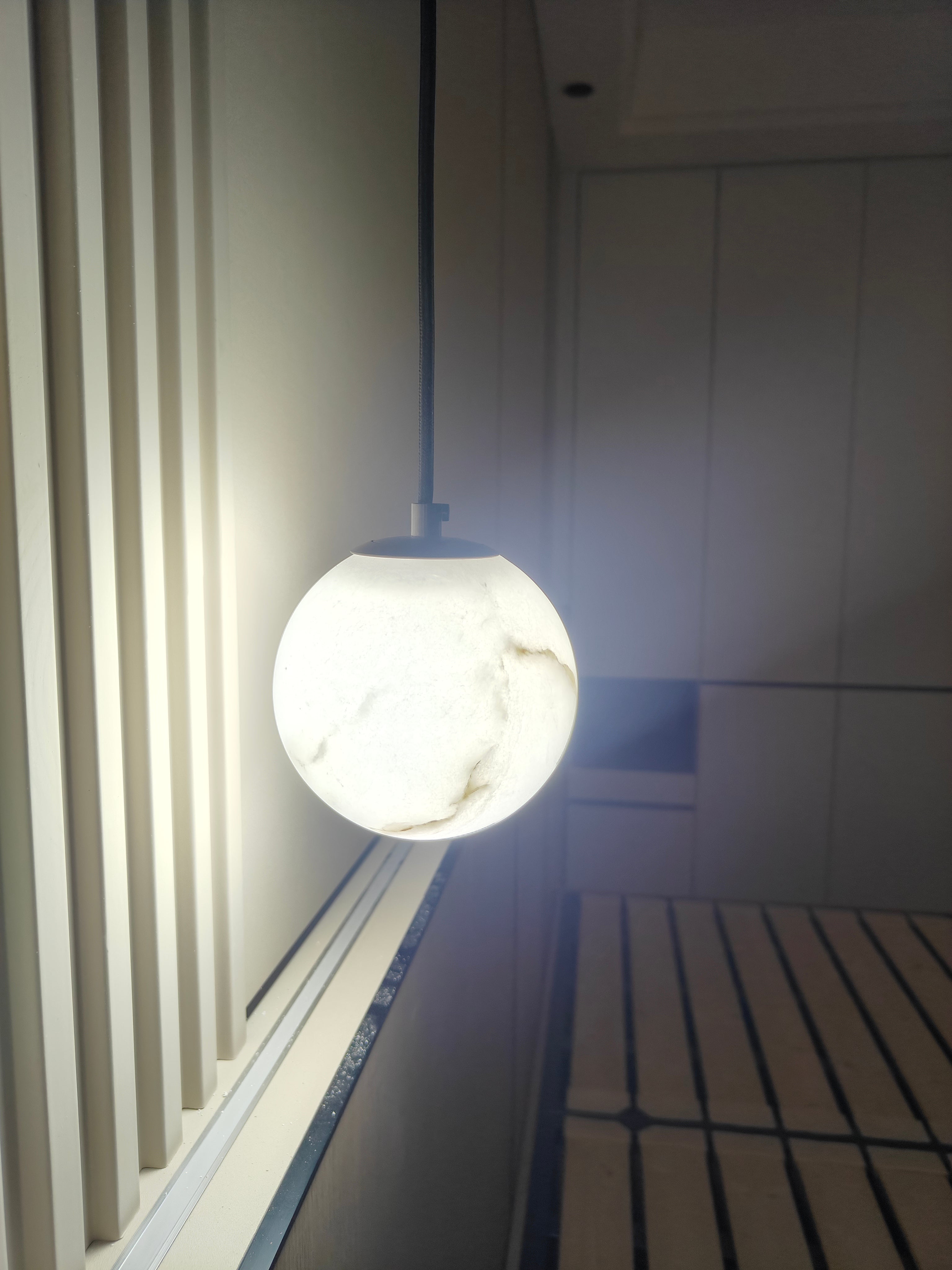 Nordic Minimalist Alabaster Pendant Light | Esilora