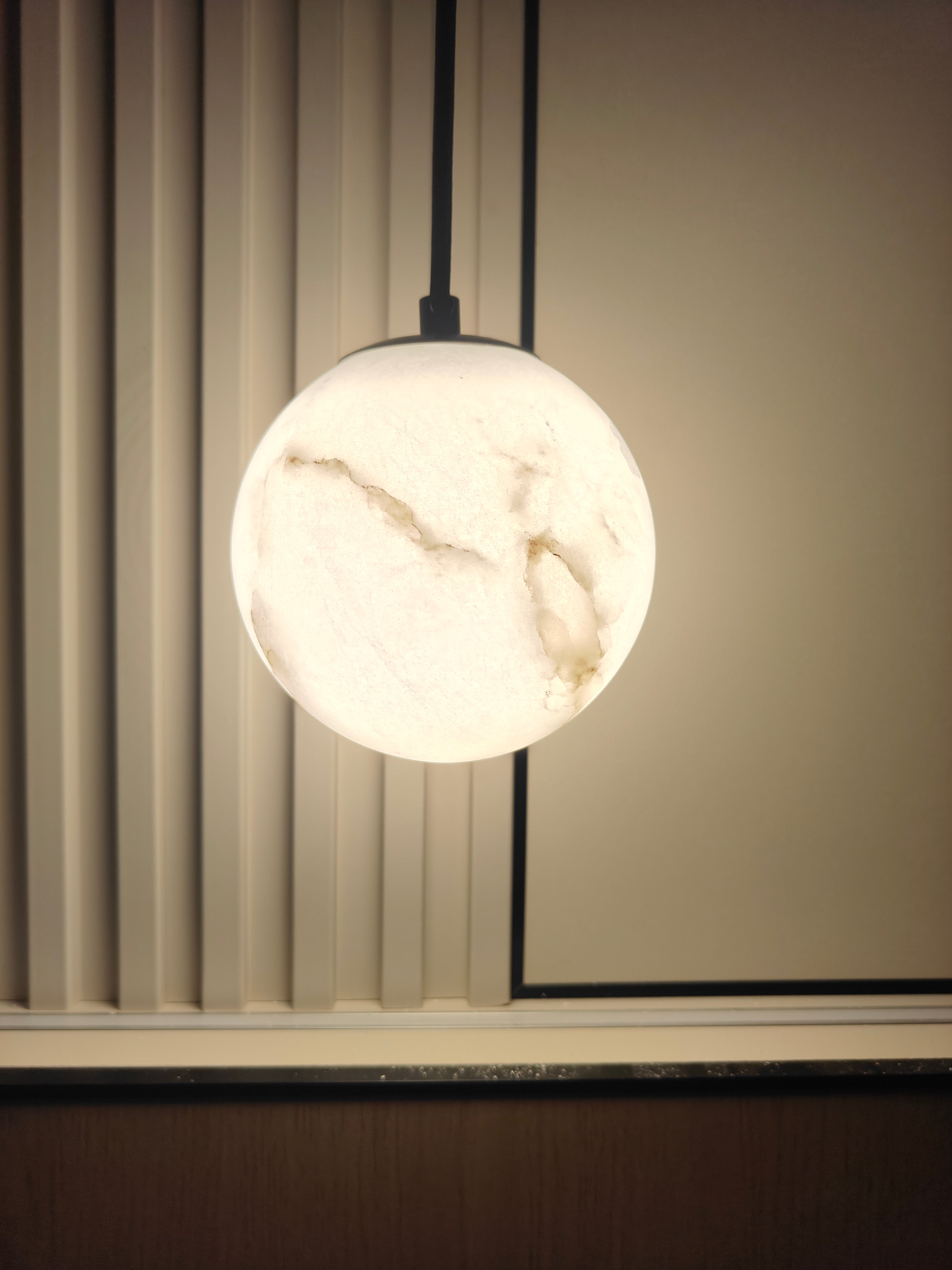 Nordic Minimalist Alabaster Pendant Light | Esilora