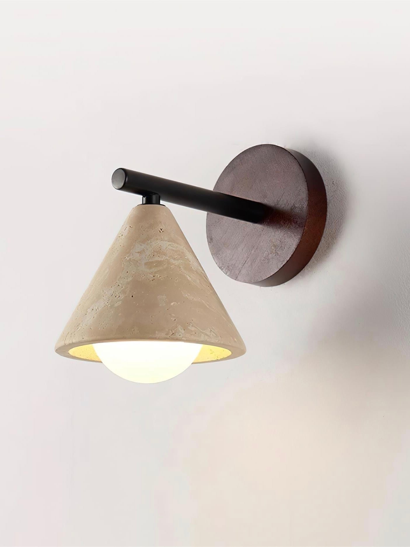 Wabi-Sabi Stil Travertin-Kegel-Schirm-Wandleuchte | Esilora
