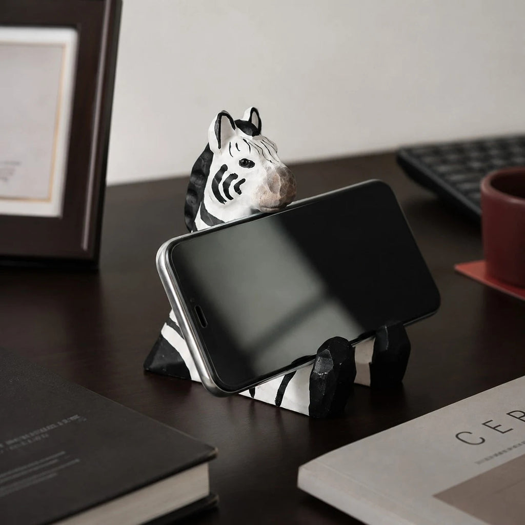 Support de téléphone en bois sculpté à la main représentant un animal | Esilora