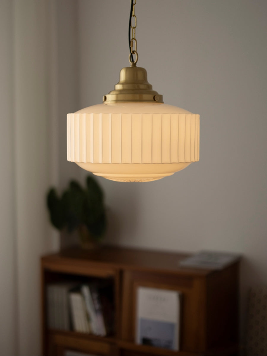 Opalume Glas-Pendelleuchte – Vintage Milchglas-Pendelleuchte im Art-Deco-Stil | Esilora