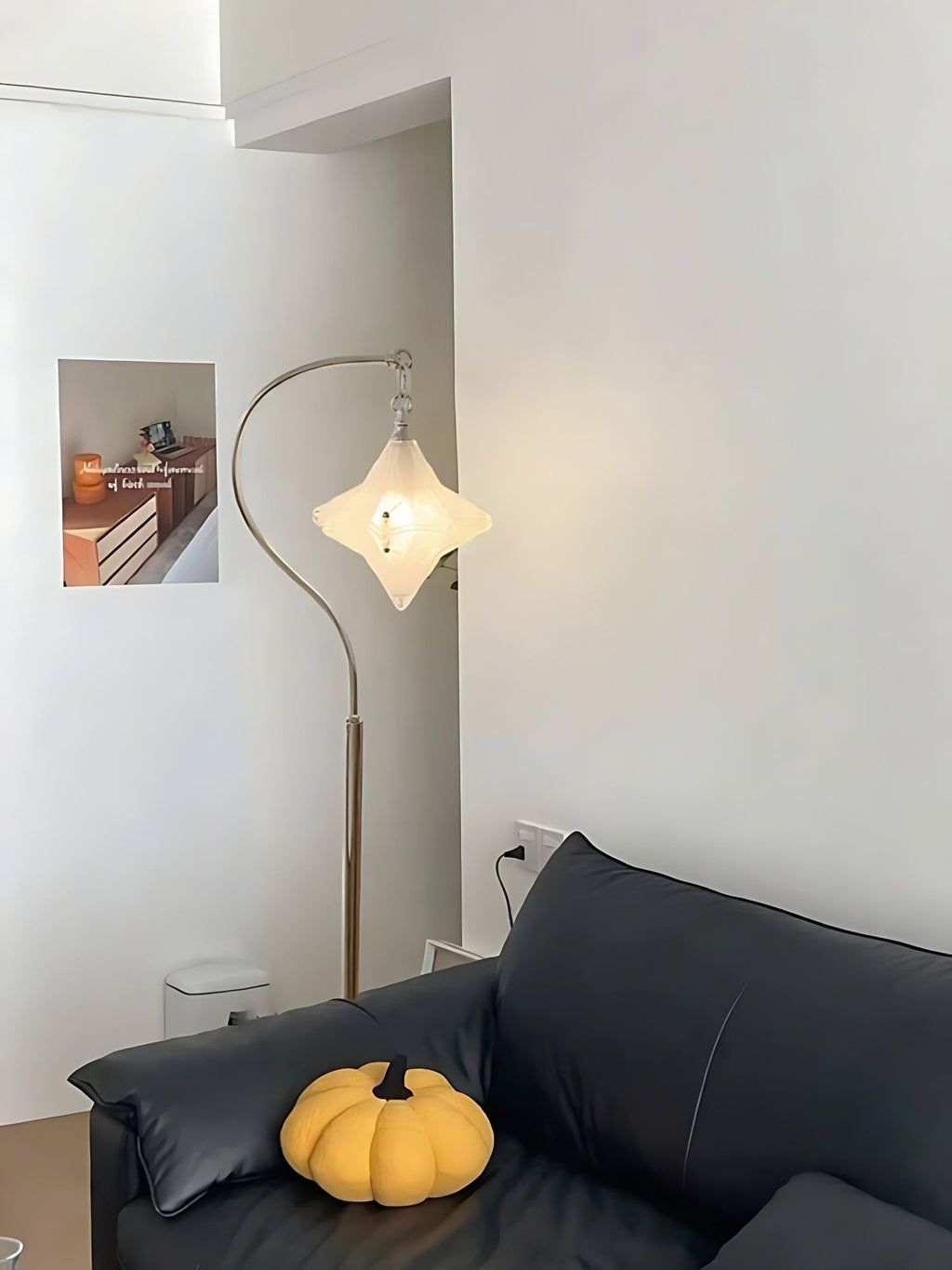 Art Deco Star Floor Lamp – Modern Standing Lamp for Living Spaces – Astris Orion | Esilora