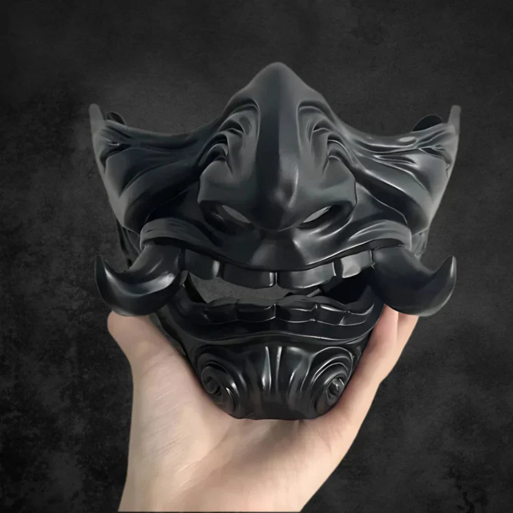 Mască japoneză de samurai - plastic rigid negru mat, contururi sculptate