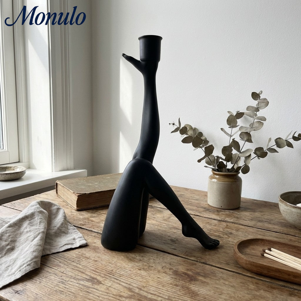 Bougeoir décoratif Kickra avec base sculpturale à pieds dorés - Décoration pour salle à manger et salon | Esilora