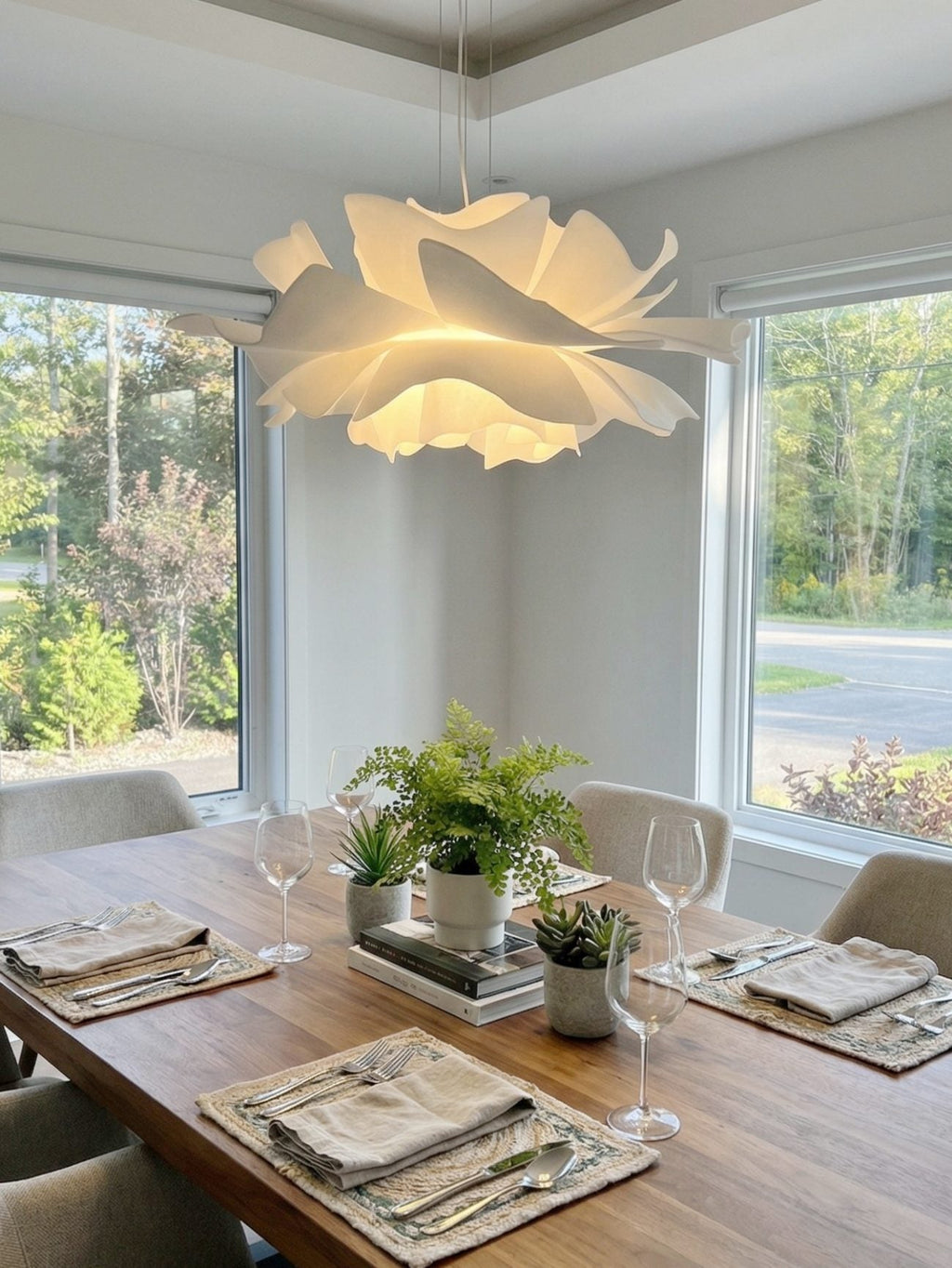 Flora Nordic Floral Sculptural Pendant Lamp - Artistic Decorative Lamp for Living Room | Esilora