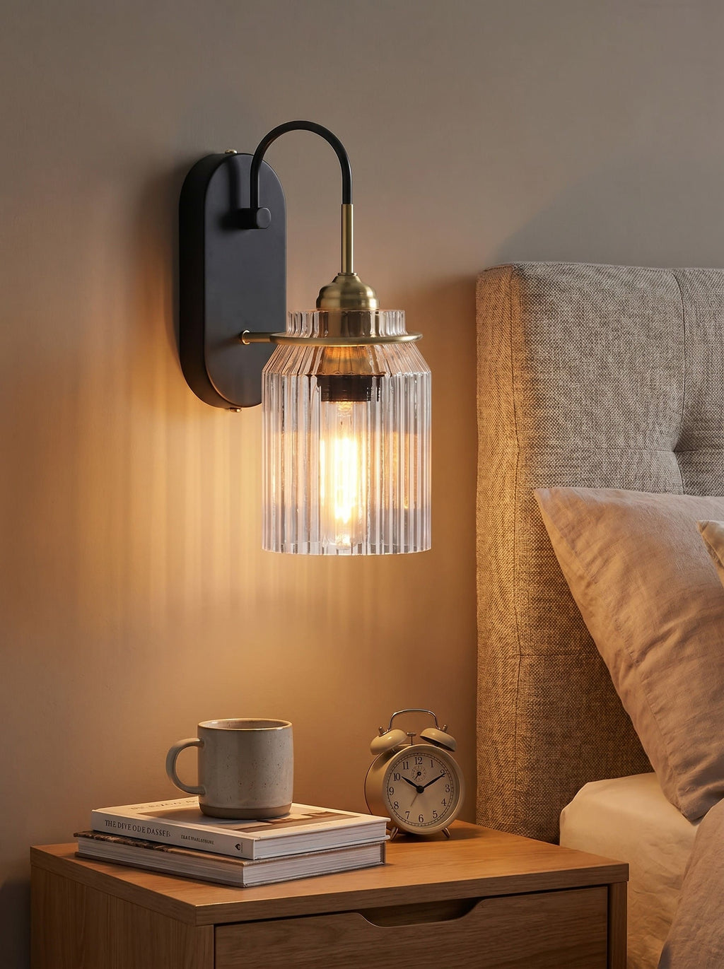 Modern Ribbed Brass and Glass Wall Sconce - Vanity Light for Bathroom Mirrors | Esilora