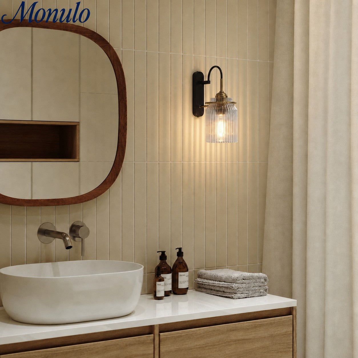Modern Ribbed Brass and Glass Wall Sconce - Vanity Light for Bathroom Mirrors | Esilora