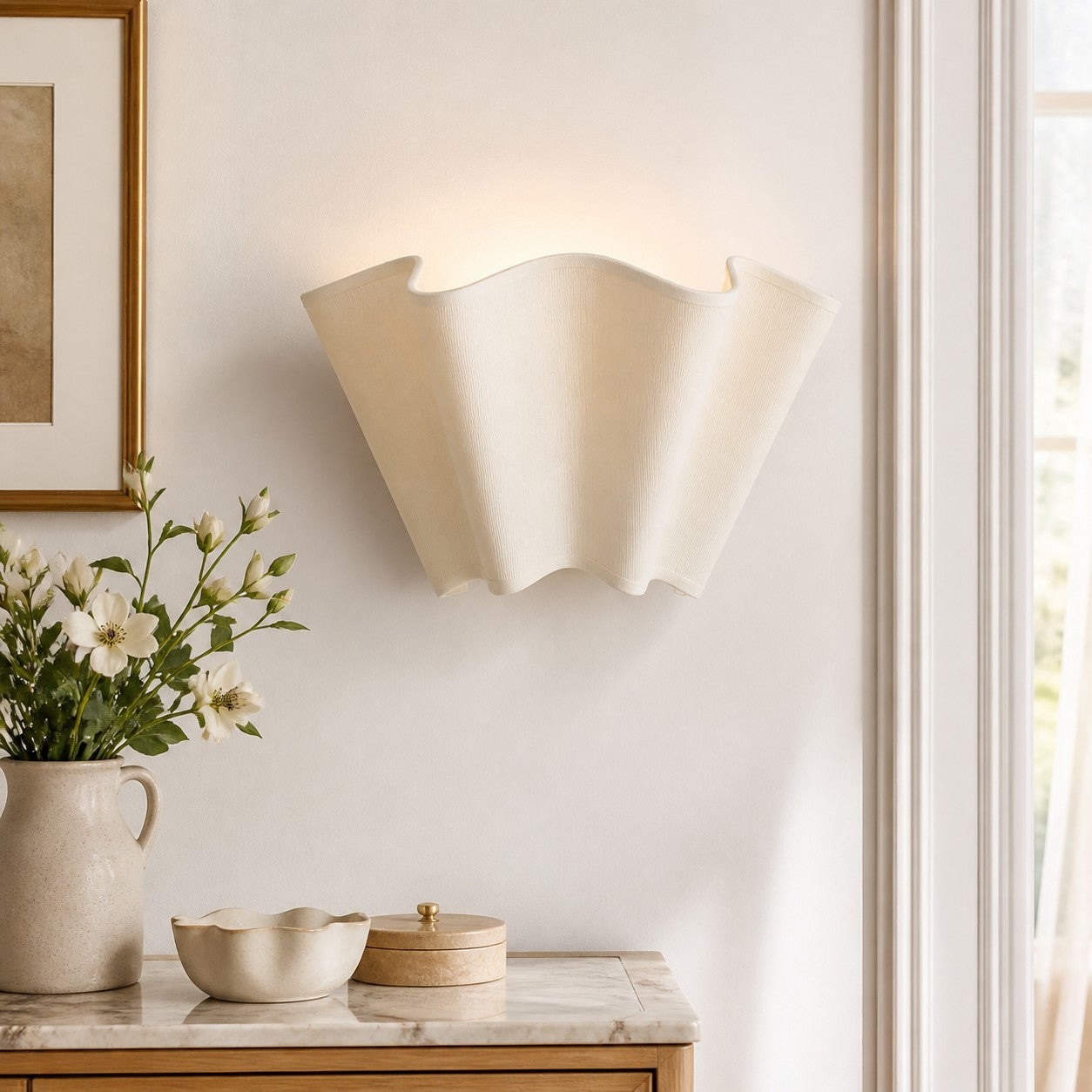 Oslan Scalloped Wall Sconce - Classic Linen Shade Modern Accent | Esilora