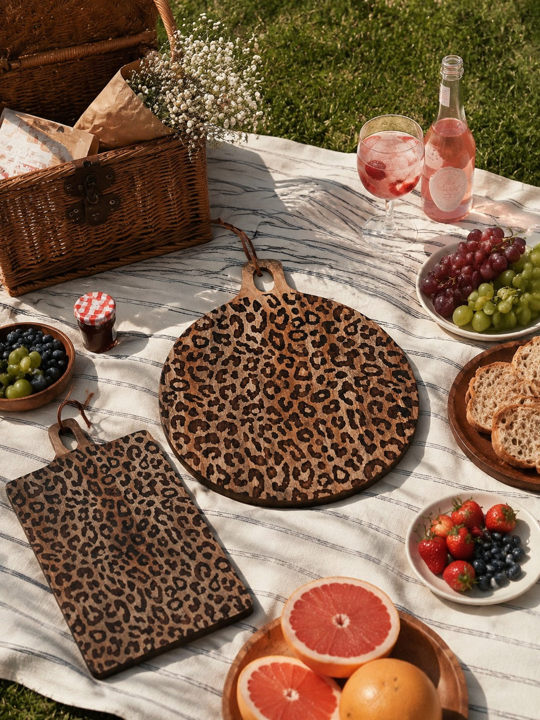 Tabla de madera maciza de sapeli Leopard: accesorio funcional de comedor para la isla de cocina | Esilora