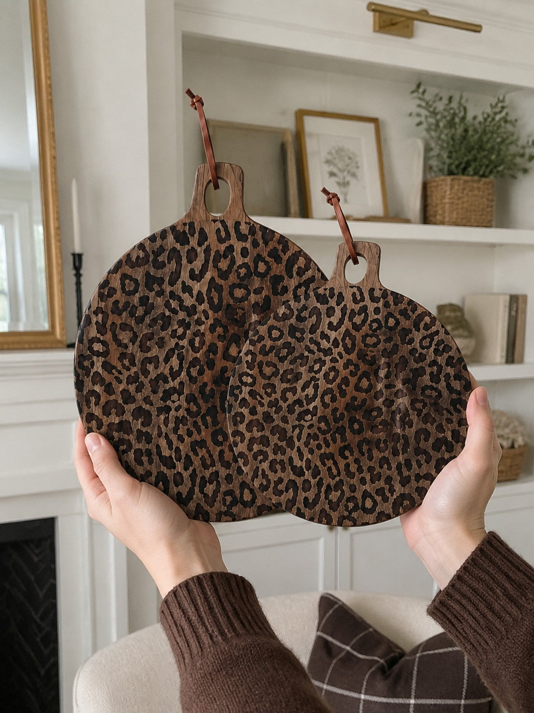 Deska z litego drewna sapelli Leopard – funkcjonalne akcesorium do jadalni i kuchni | Esilora