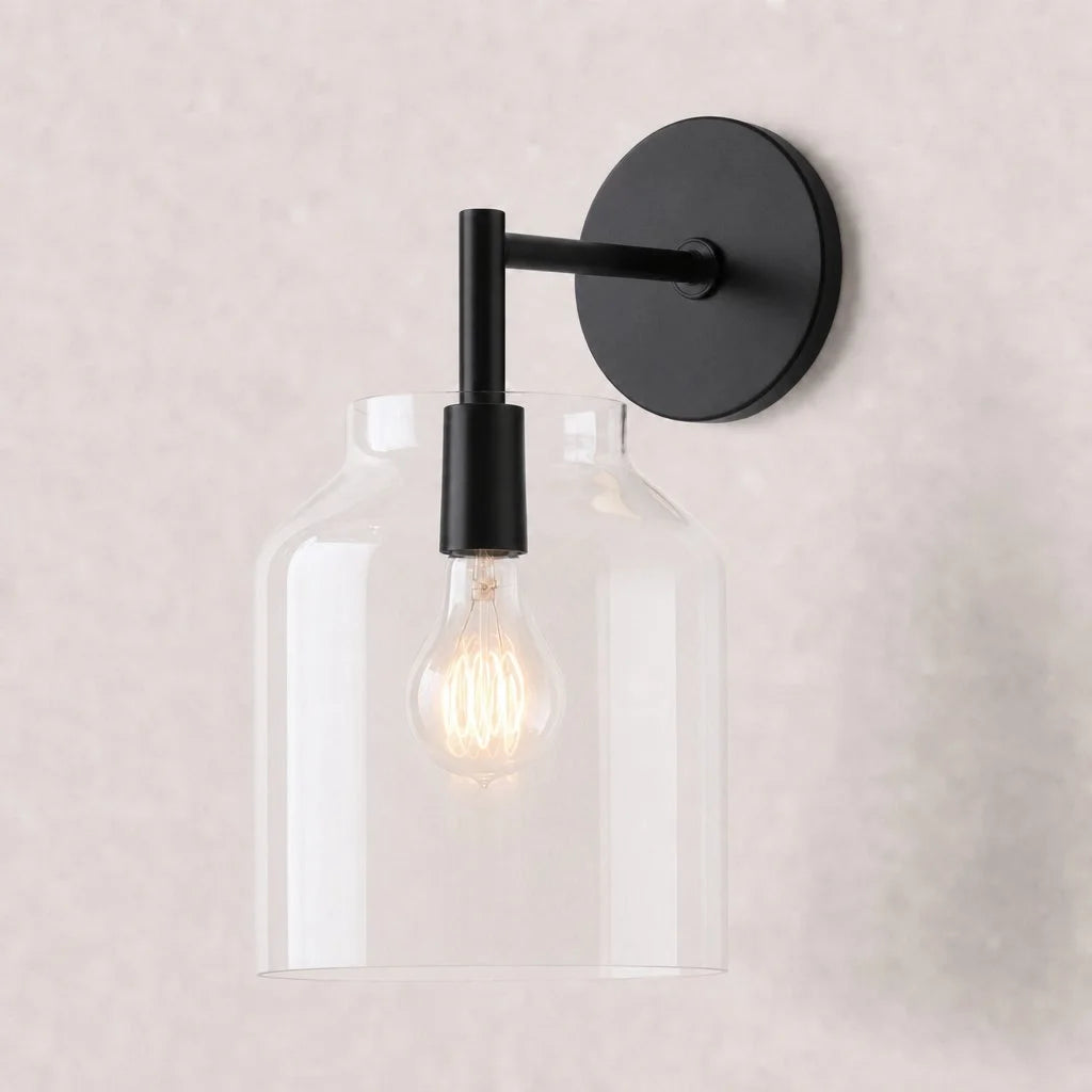 Hanton minimalistisk væglampe – væglampe i vintage-mælkeglas og metaldetalje | Esilora