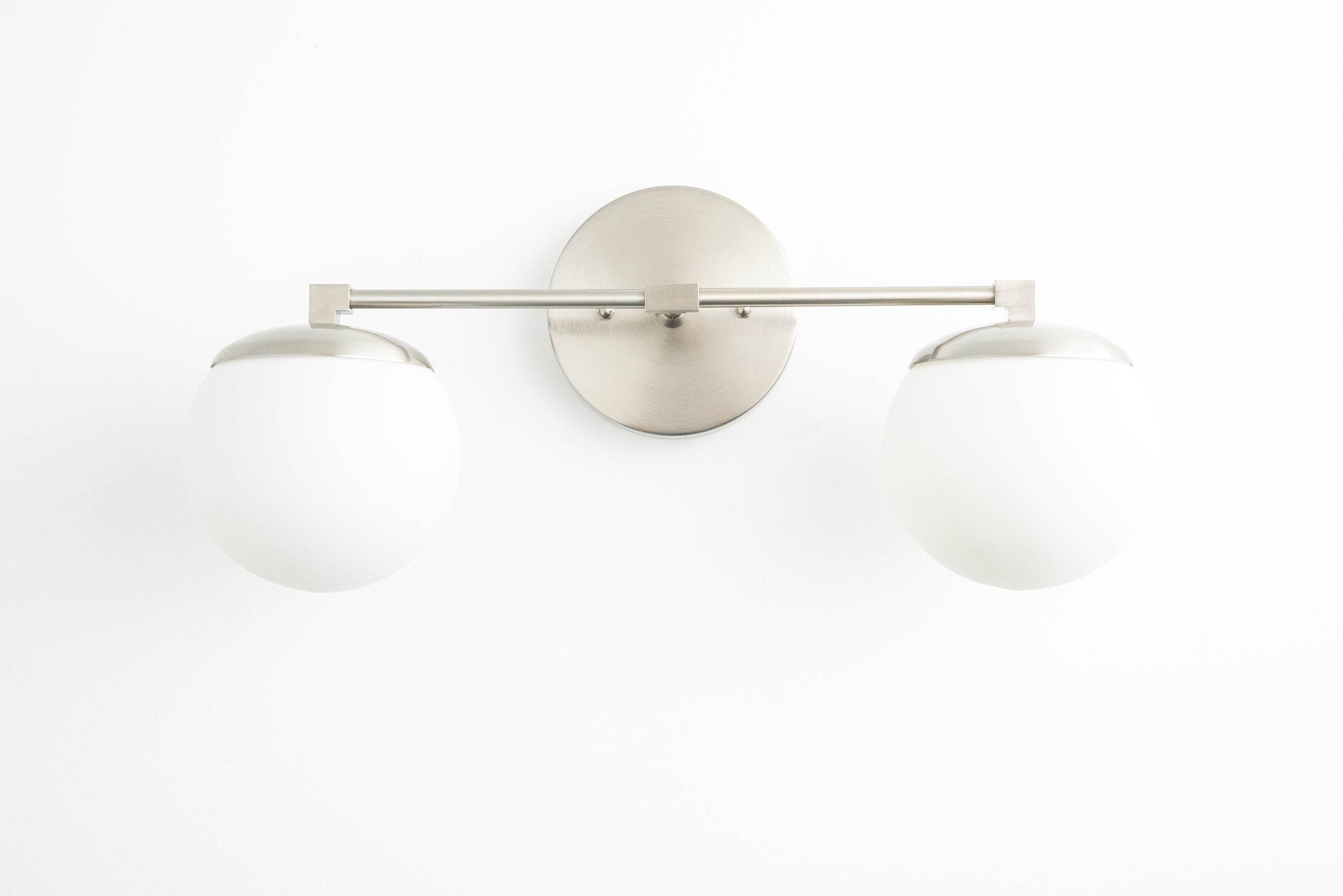 Applique da parete Glorica Glass Modern a 2 sfere – Luce da toilette per bagno | Esilora