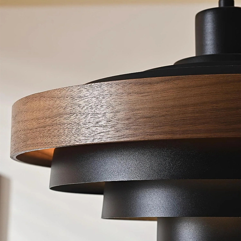 Suspension contemporaine à étages Layervelle – Lampe sculpturale suspendue en bois et métal pour les espaces de vie | Esilora