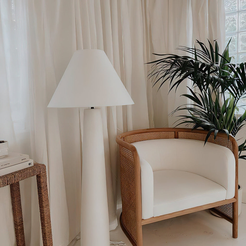 Polar White Floor Lamp | Esilora