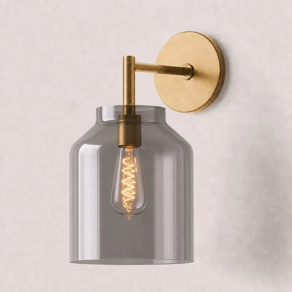 Hanton minimalistisk væglampe – væglampe i vintage-mælkeglas og metaldetalje | Esilora