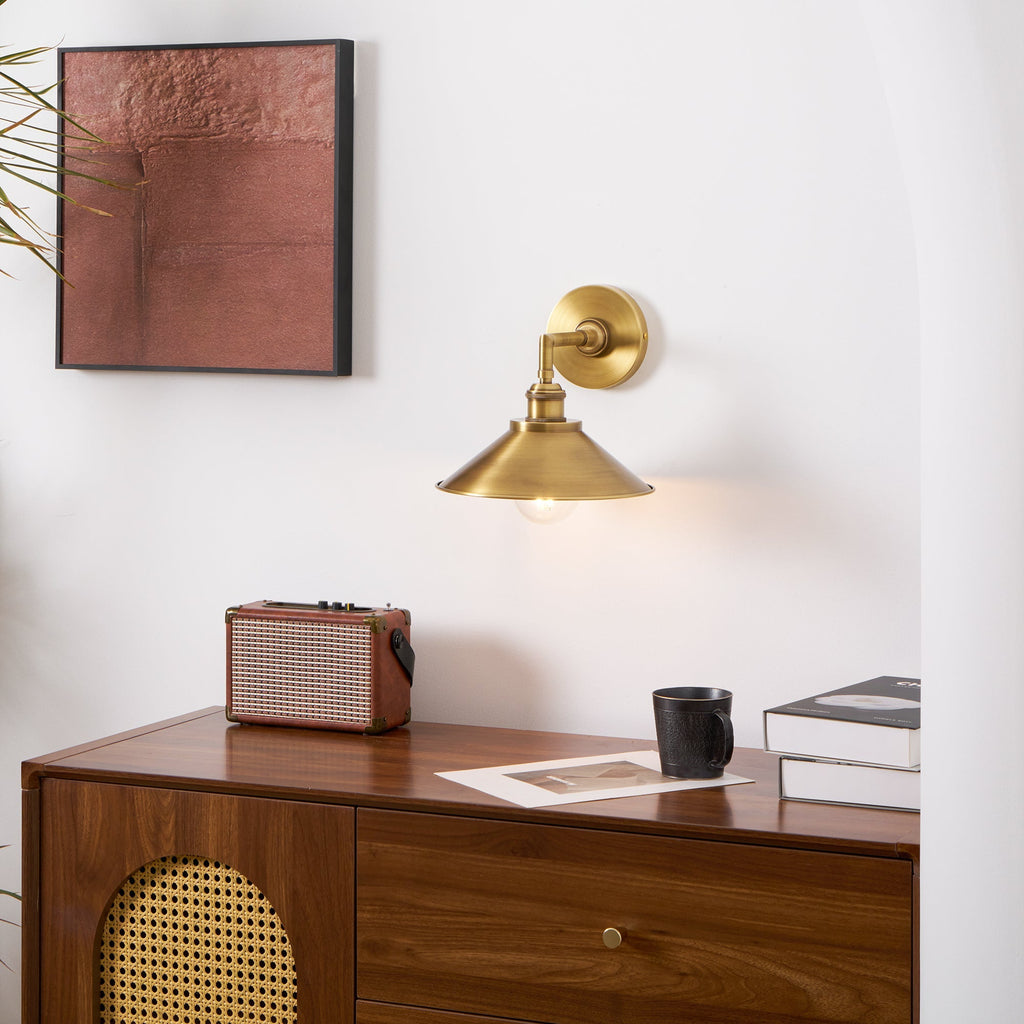 Whizzer Wall Lamp | Esilora