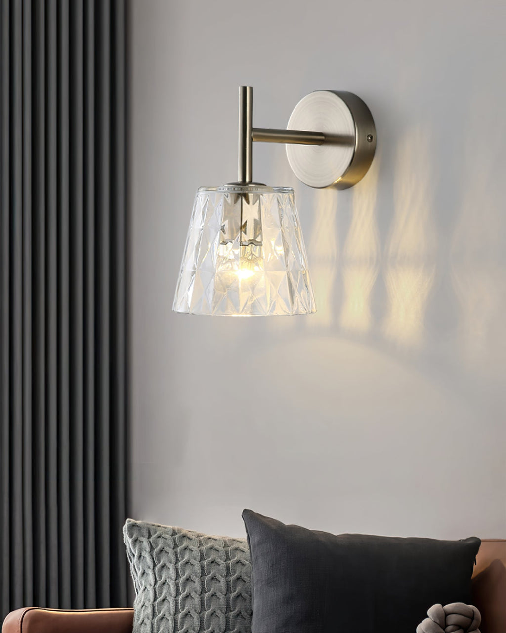 Bravira Modern Glass Wall Lamp – Minimalist Wall Sconce for Bedroom, Hallway & Vanity | Esilora