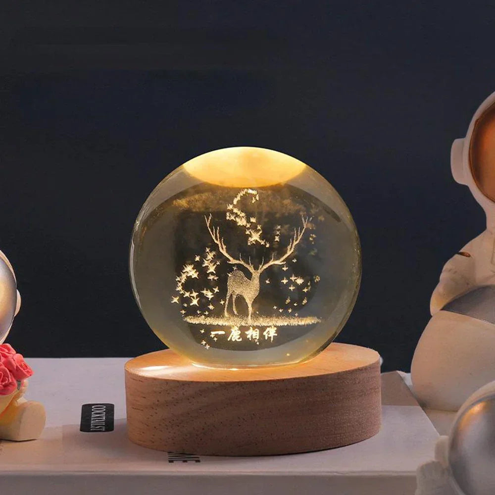 Lampă de veghe LED tip glob de cristal - carcasă din sticlă, bază din lemn