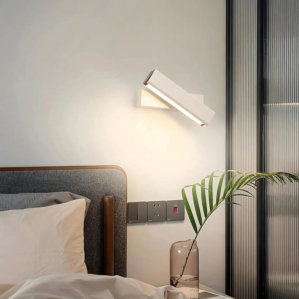 Moderne væglampe i aluminium med Light Line-design | Esilora