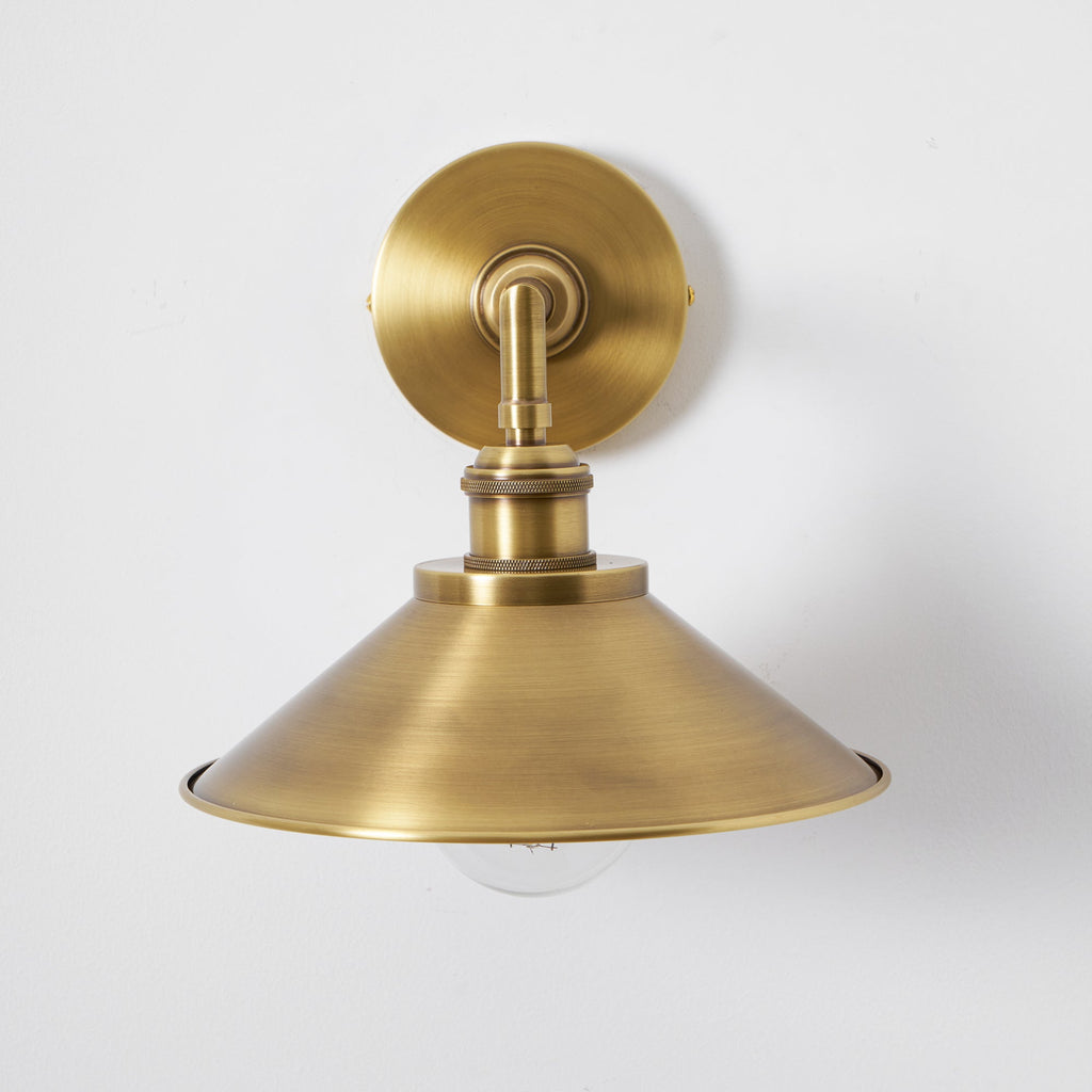 Whizzer Wall Lamp | Esilora