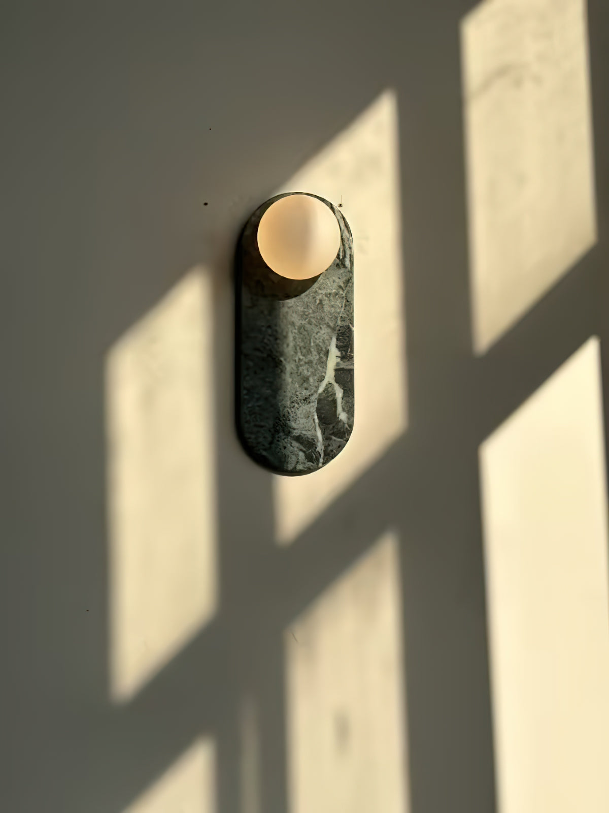 Lucie Oval Wall Lamp | Esilora