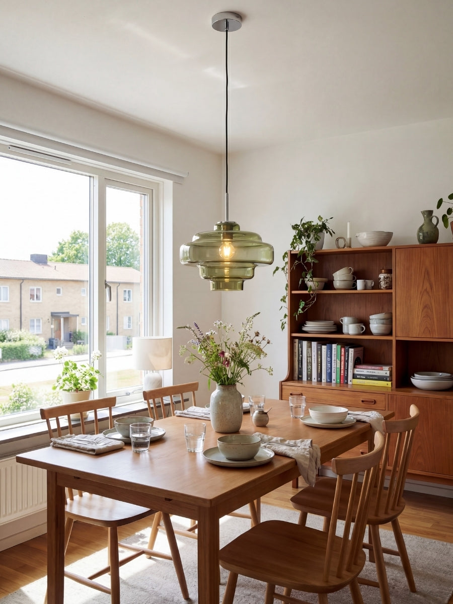 Koloro-pendellampe med farvet glasskærm – justerbar moderne indendørsbelysning | Esilora