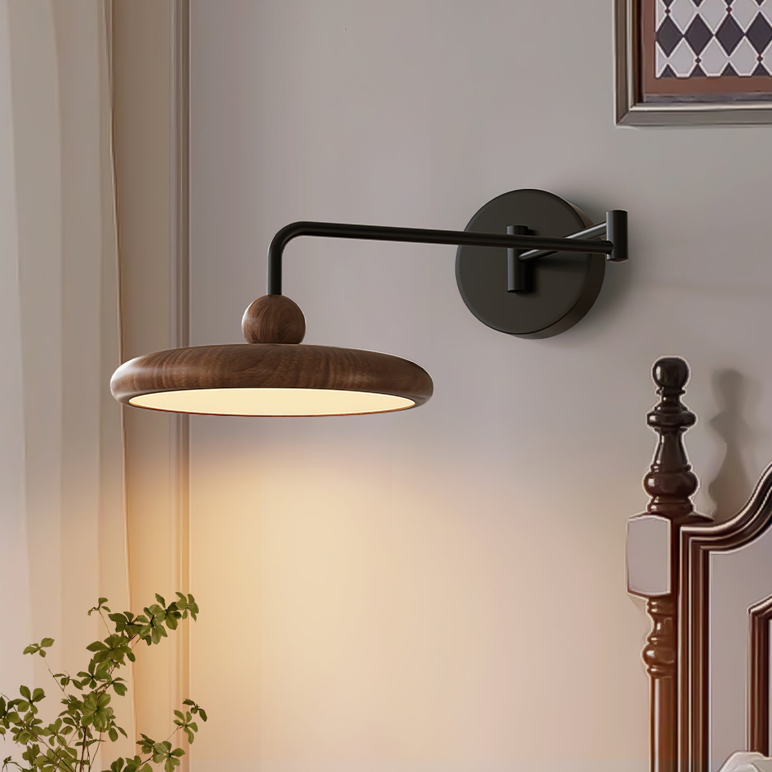 Karlin Plug In Wall Lamp | Esilora