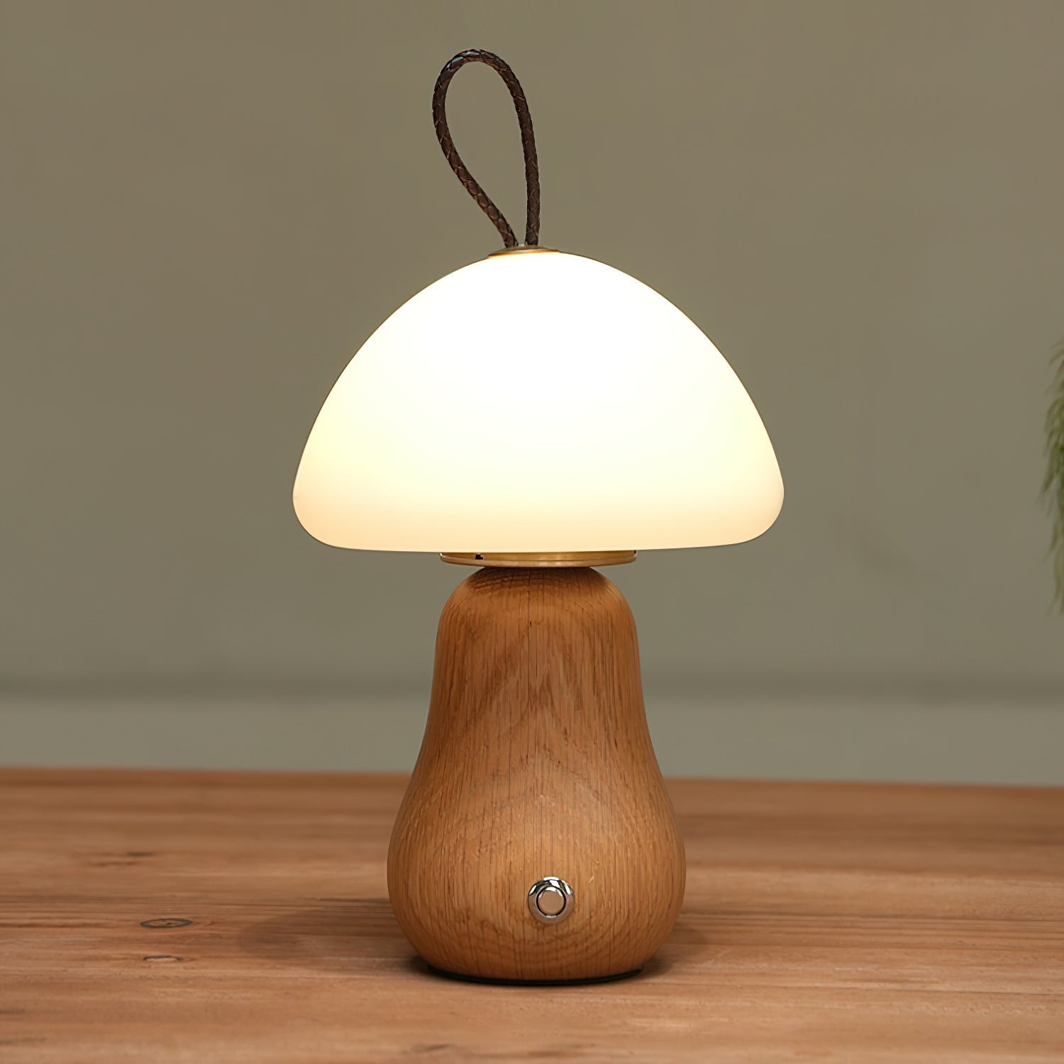 Nubia Table Lamp | Esilora
