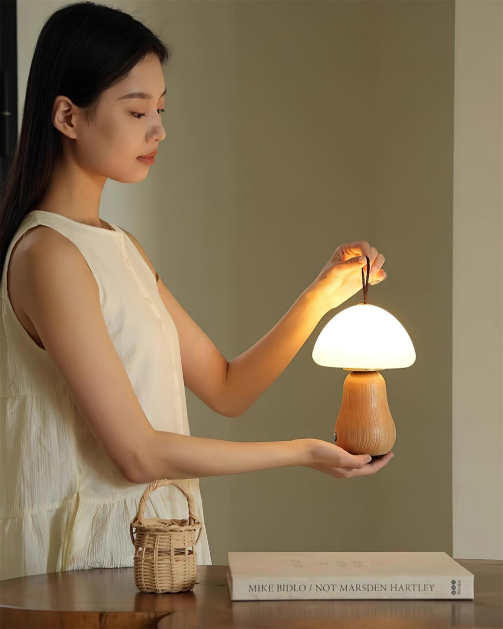 Nubia Table Lamp | Esilora