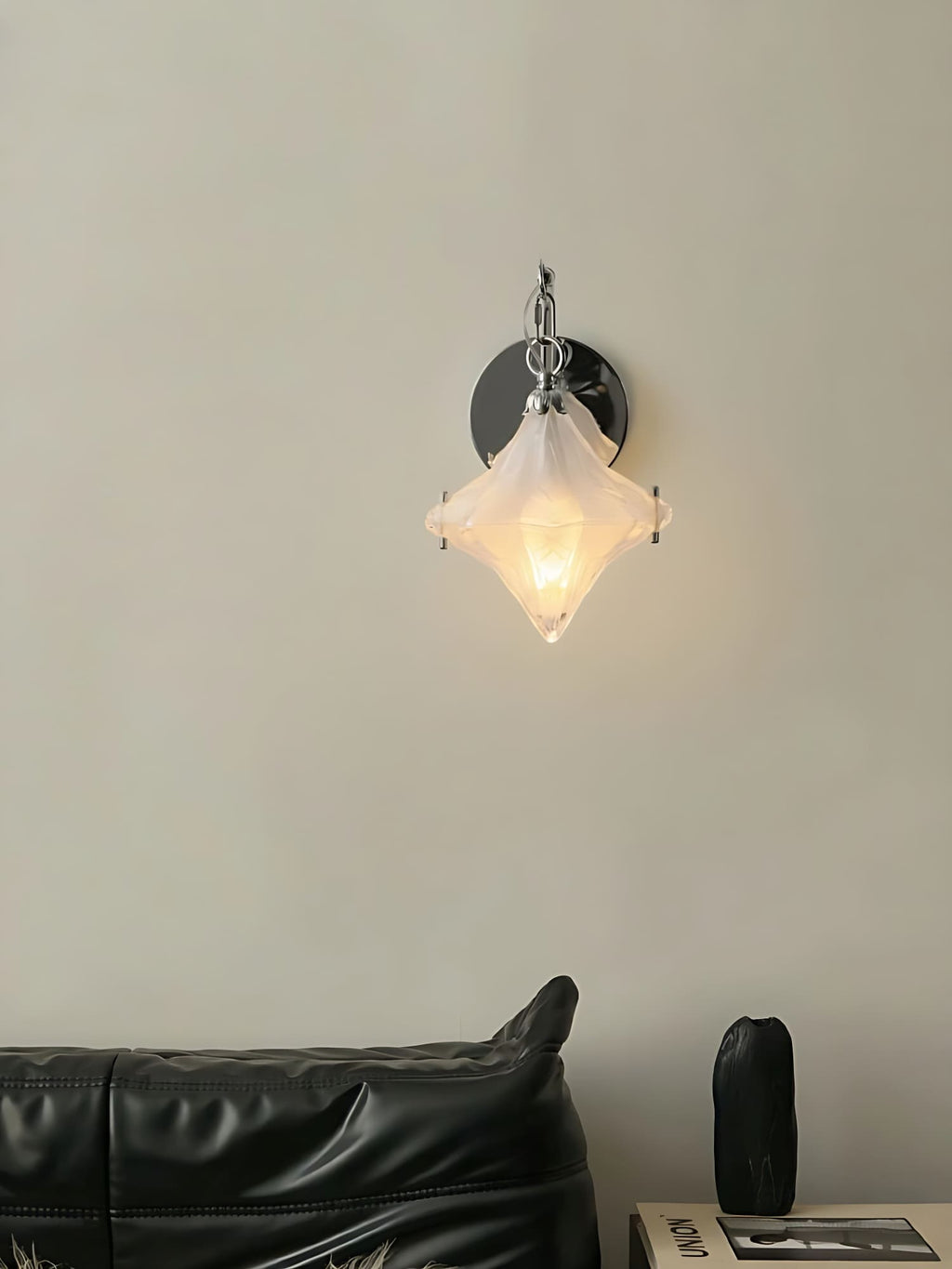Art Deco Star Wall Sconce - Frosted Glass Light for Hallway - Astris Selene | Esilora