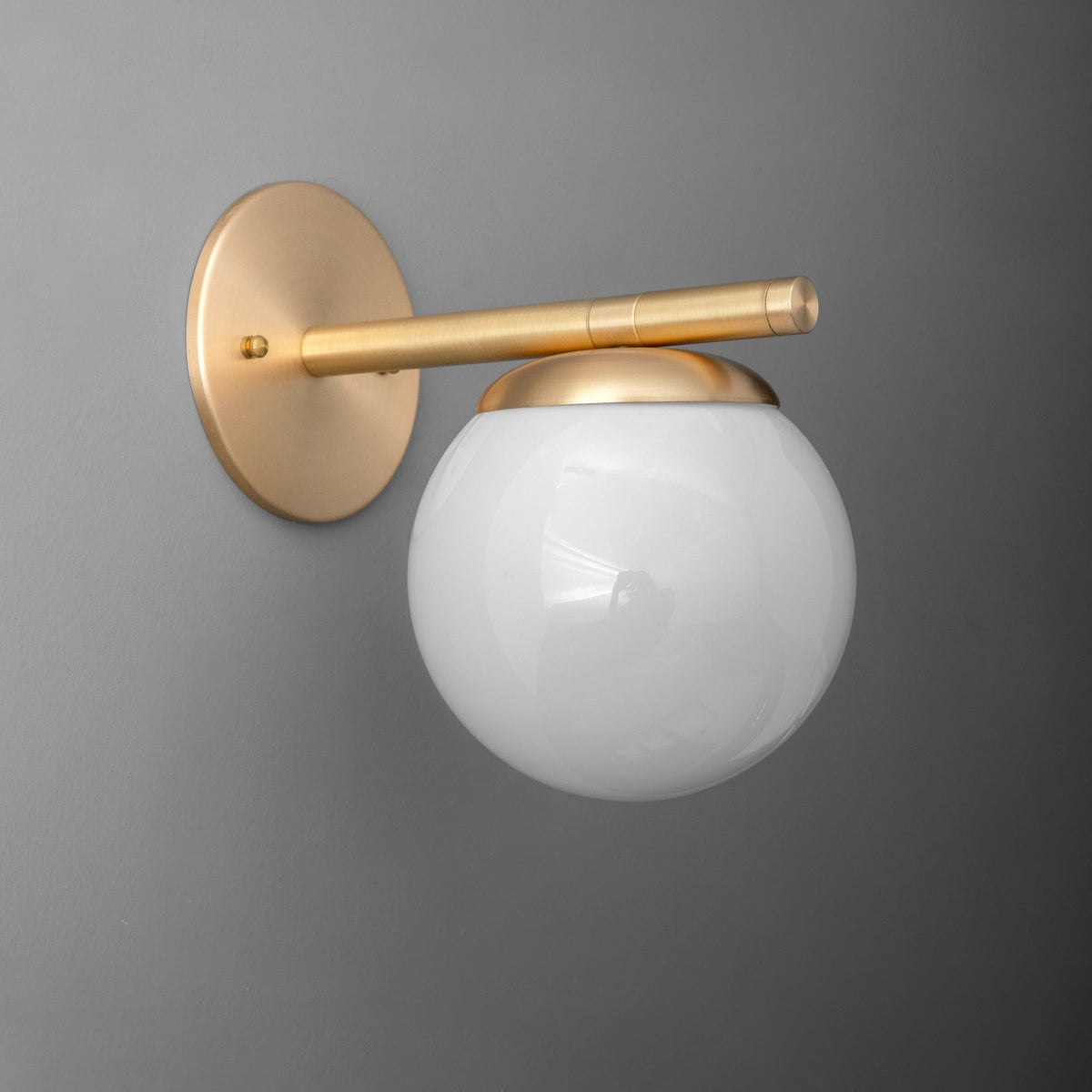 Glorica Glass Minimalist Metal and Glass Wall Sconce – Elegant Decorative Light Fixture for Living Rooms and Hallways | Esilora
