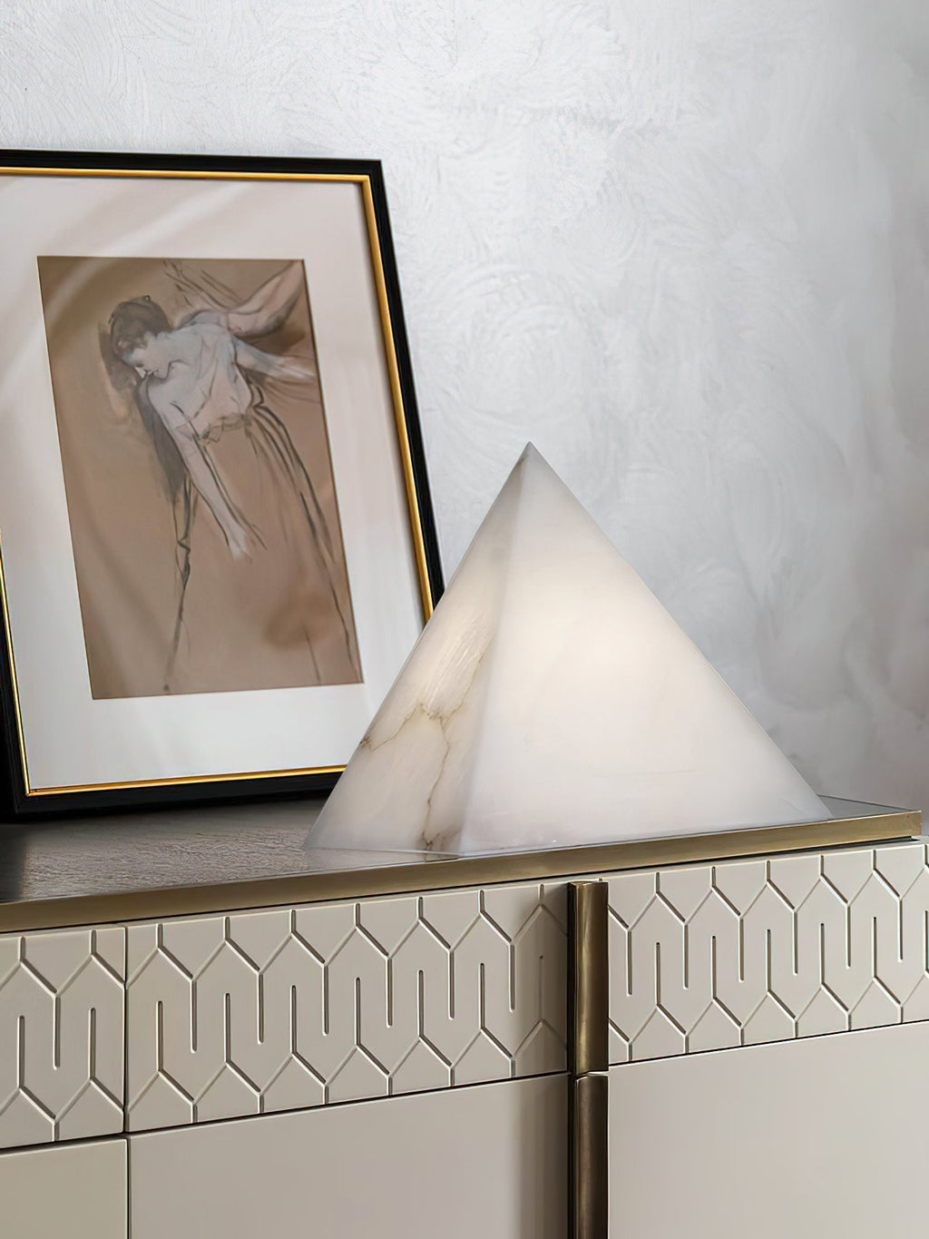 Alabaster Pyramid Table Lamp | Esilora