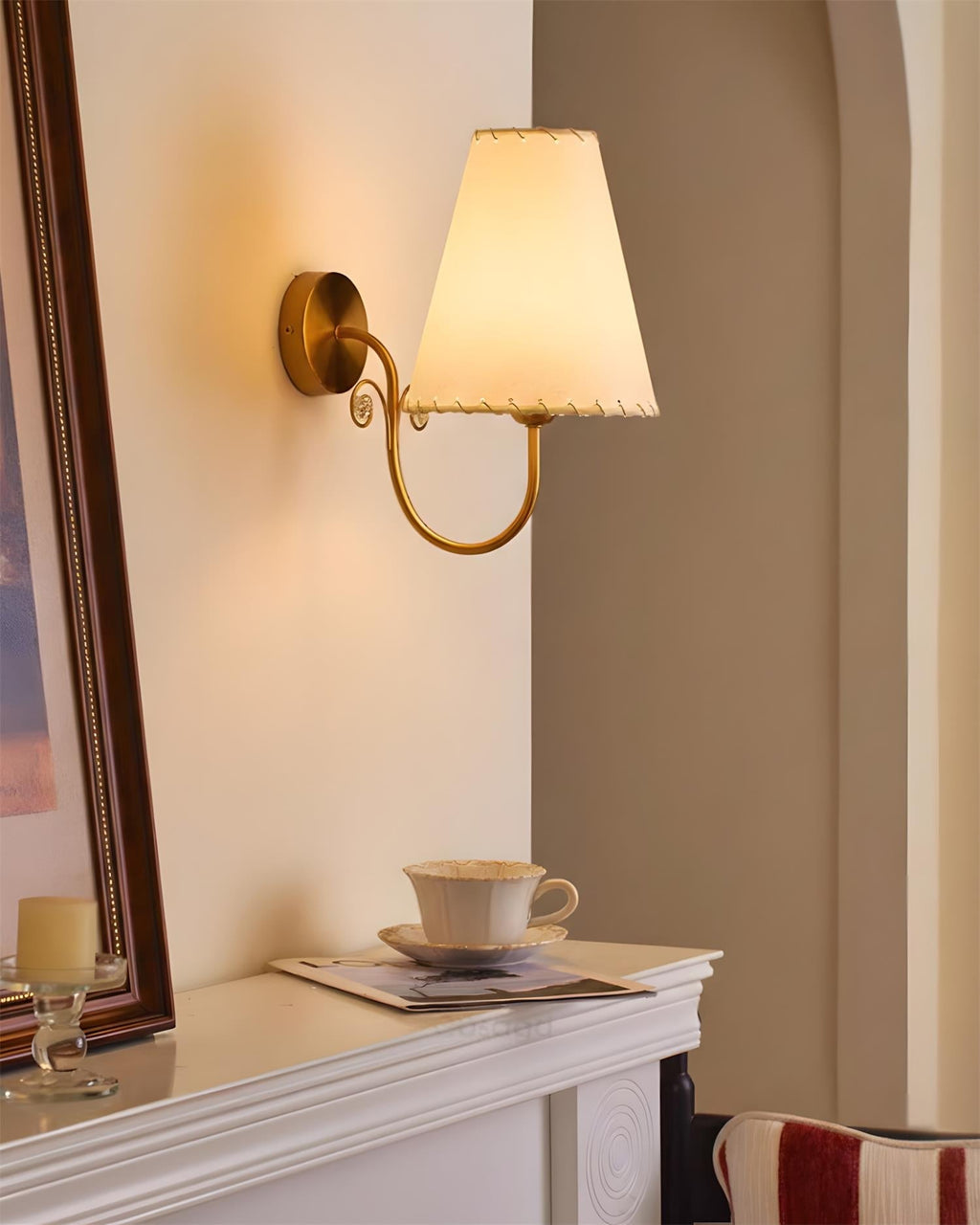 Gentle Bend Wall Lamp | Esilora