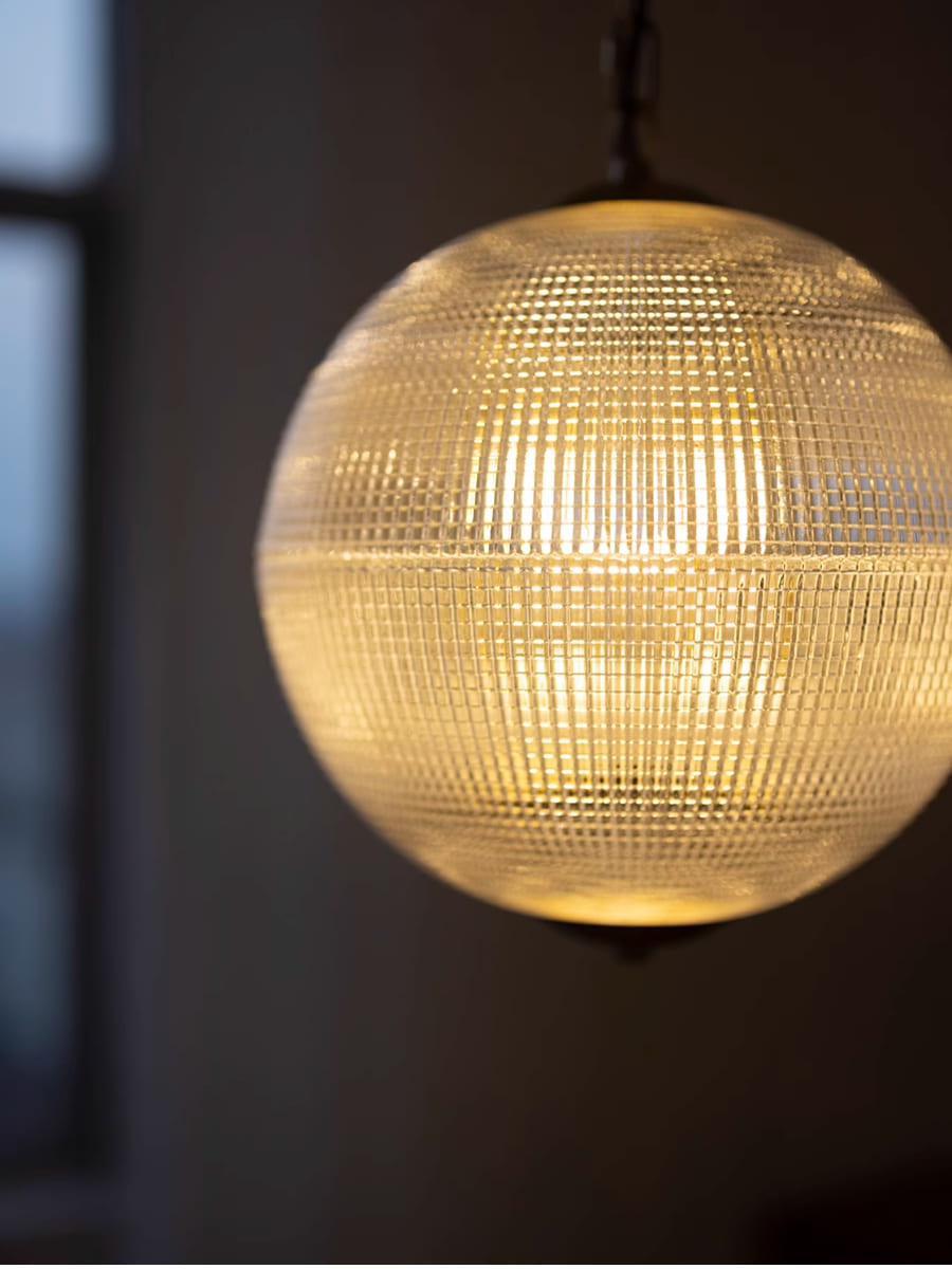 Lampada a sospensione Globe in vetro scanalato – Lampada da soffitto Globe vintage | Esilora