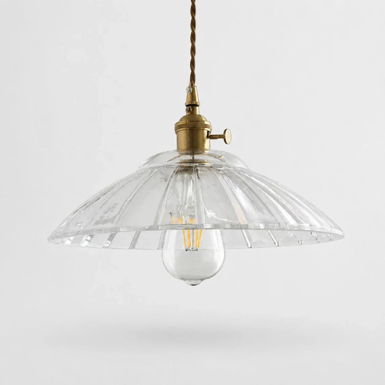 Japansk retro-pendel­lampe i messing og glas | Esilora