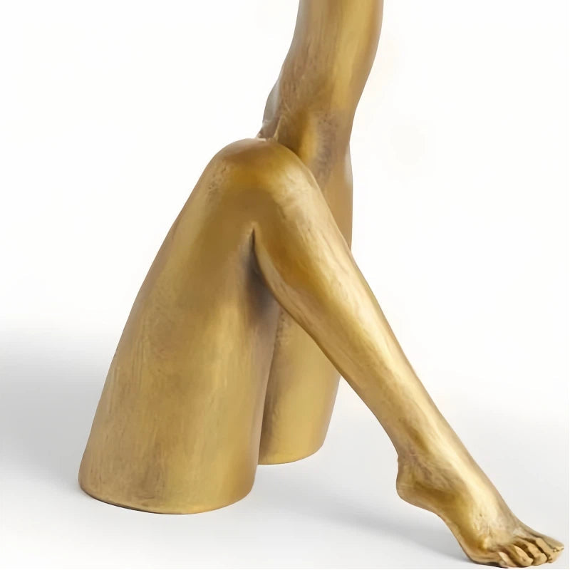 Bougeoir décoratif Kickra avec base sculpturale à pieds dorés - Décoration pour salle à manger et salon | Esilora