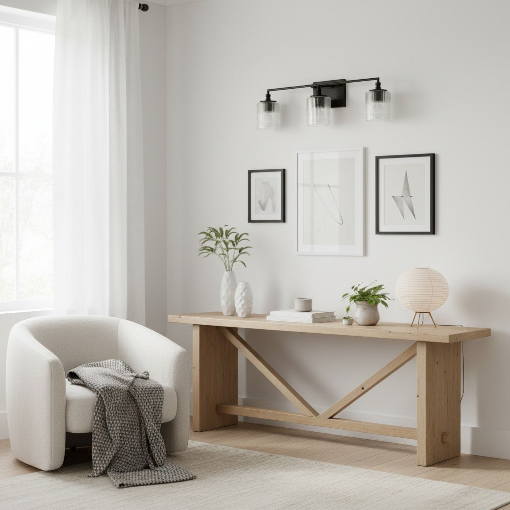 Luminaire de salle de bains Lirra à trois abat-jour en verre, design élégant en métal – Éclairage de coiffeuse | Esilora