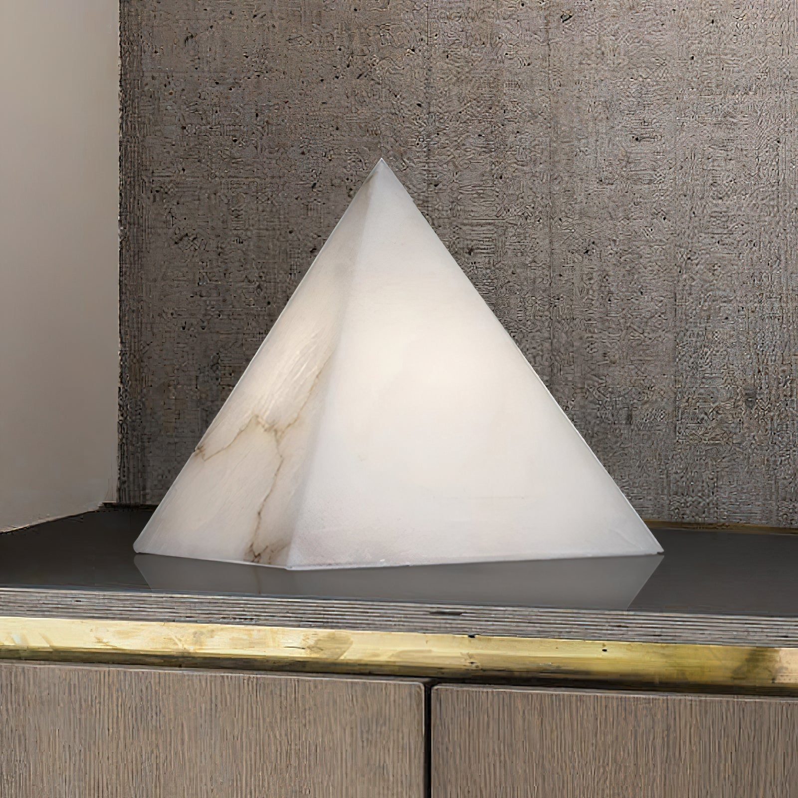 Alabaster Pyramid Table Lamp | Esilora