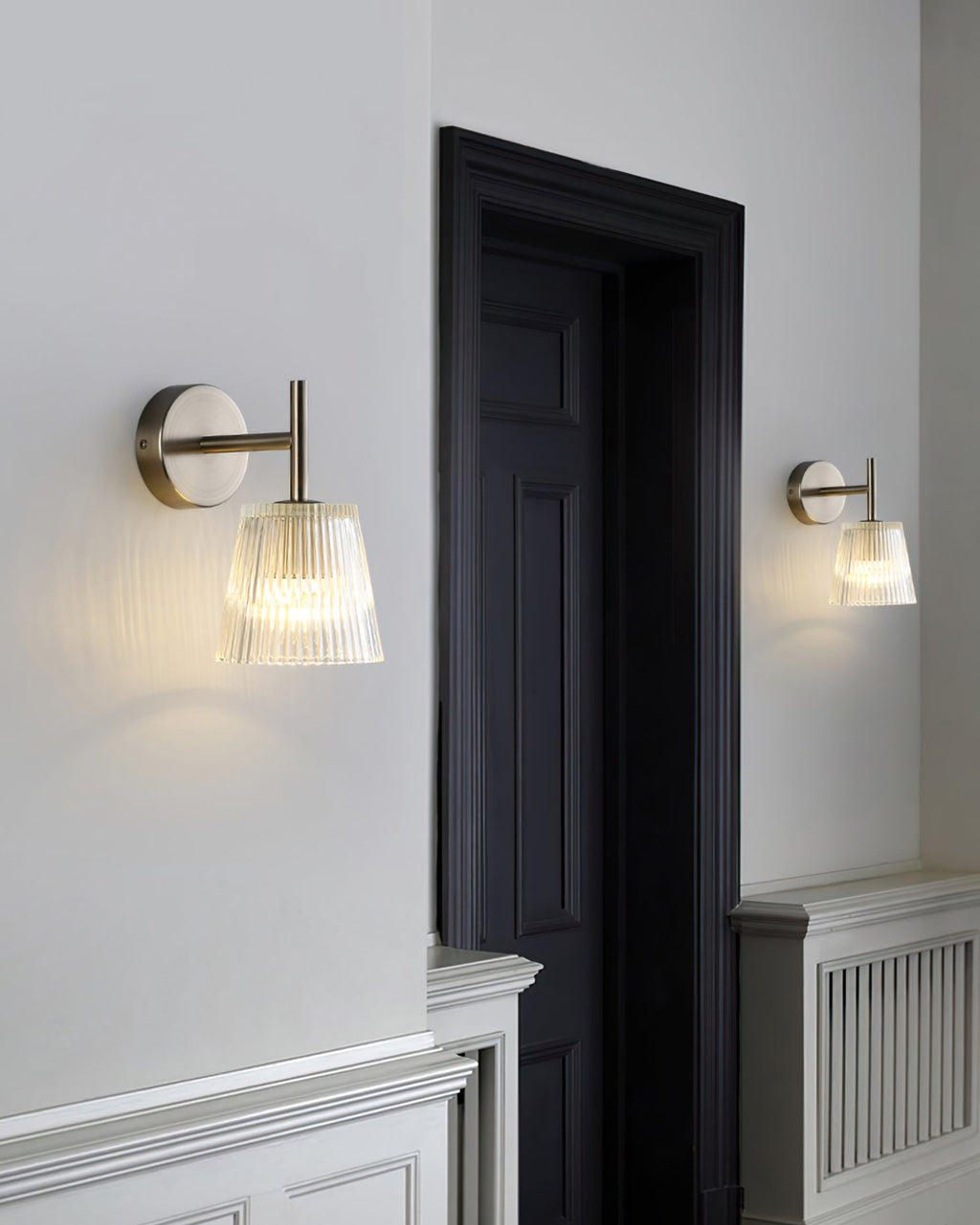 Bravira Modern Glass Wall Lamp – Minimalist Wall Sconce for Bedroom, Hallway & Vanity | Esilora