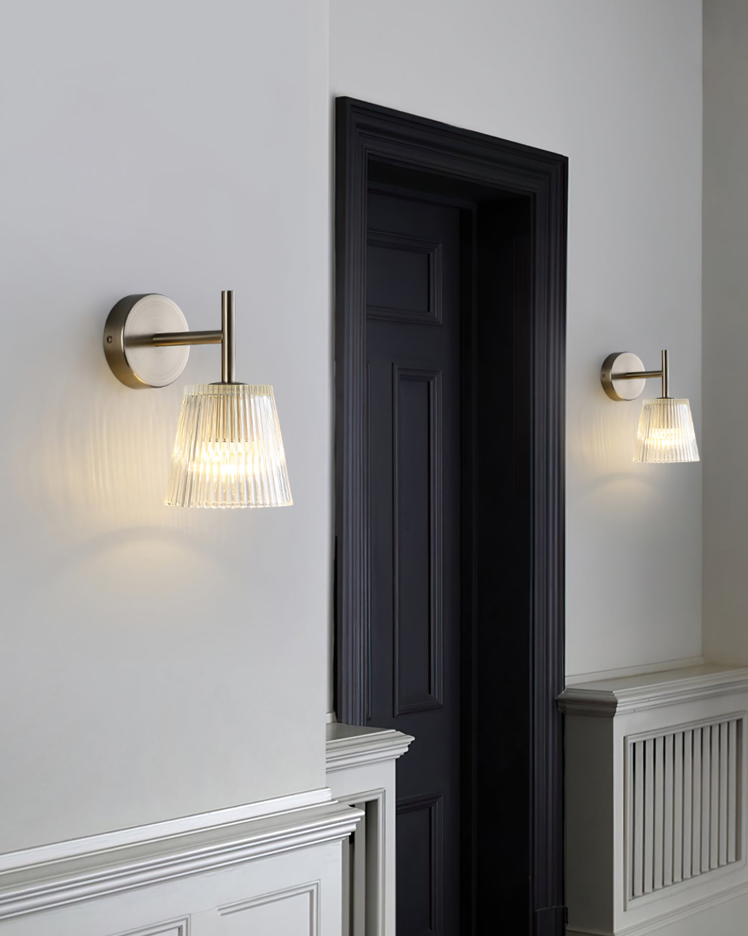 Bravira Modern Glass Wall Lamp – Minimalist Wall Sconce for Bedroom, Hallway & Vanity | Esilora