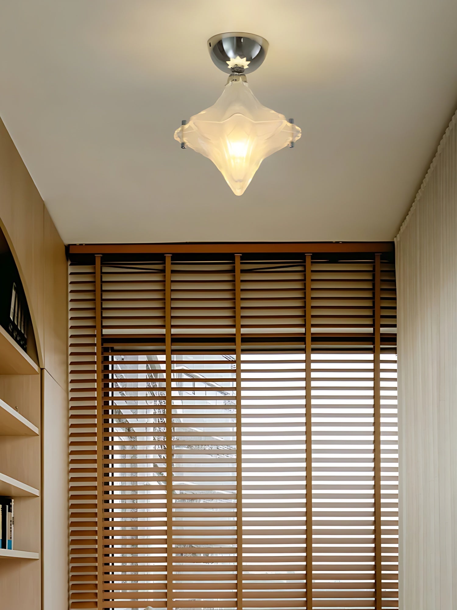 Art Deco Star Ceiling Lamp – Frosted Glass Fixture for Hallway & Entryway – Astris Ceres | Esilora