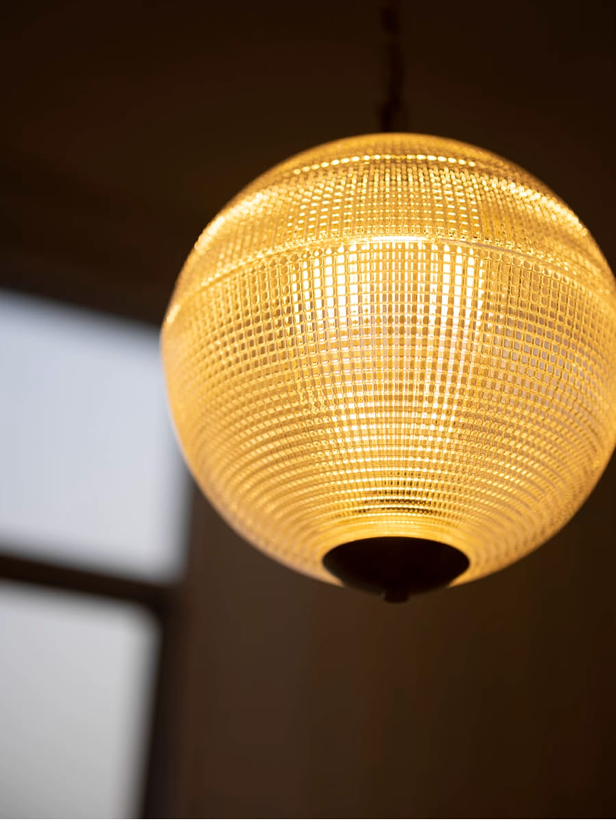 Lampada a sospensione Globe in vetro scanalato – Lampada da soffitto Globe vintage | Esilora