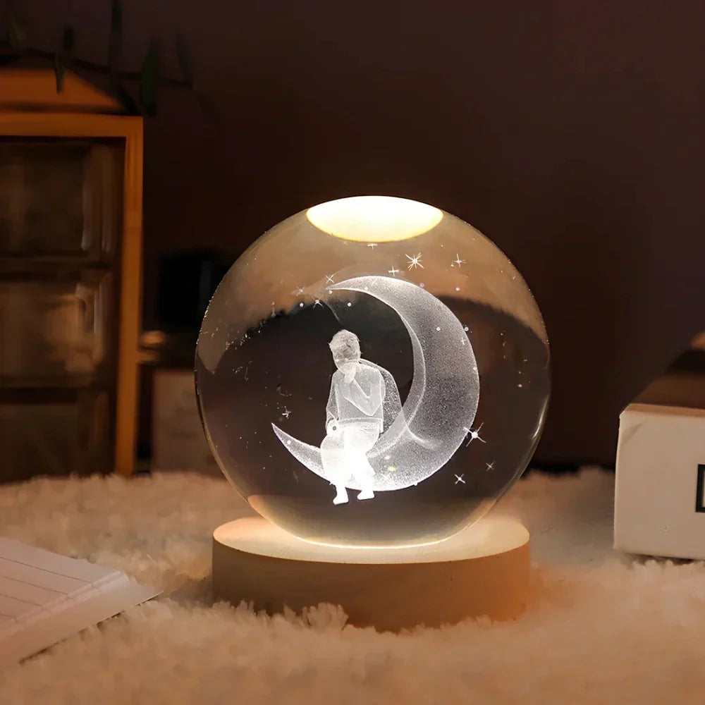 Lampă de veghe LED tip glob de cristal - carcasă din sticlă, bază din lemn